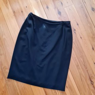 Women's size 8 'EMANUEL UNGARO' Gorgeous black wool blend pencil skirt - EUC