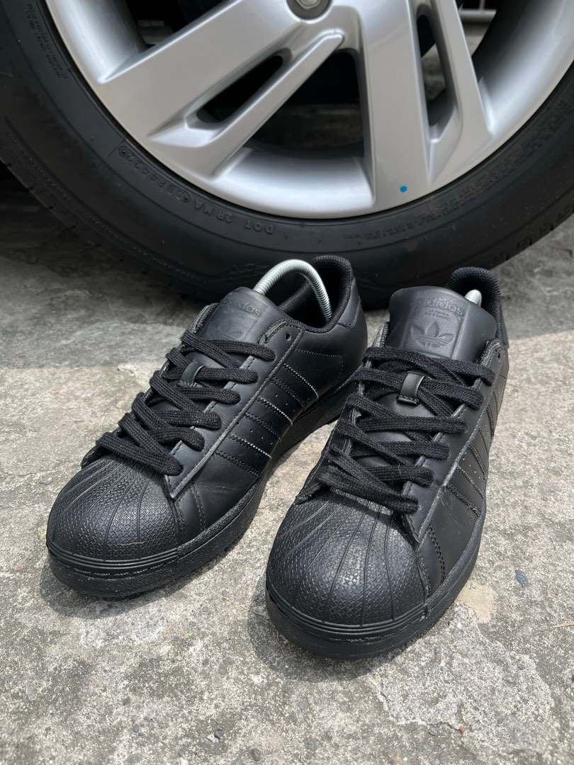 black on black adidas superstar