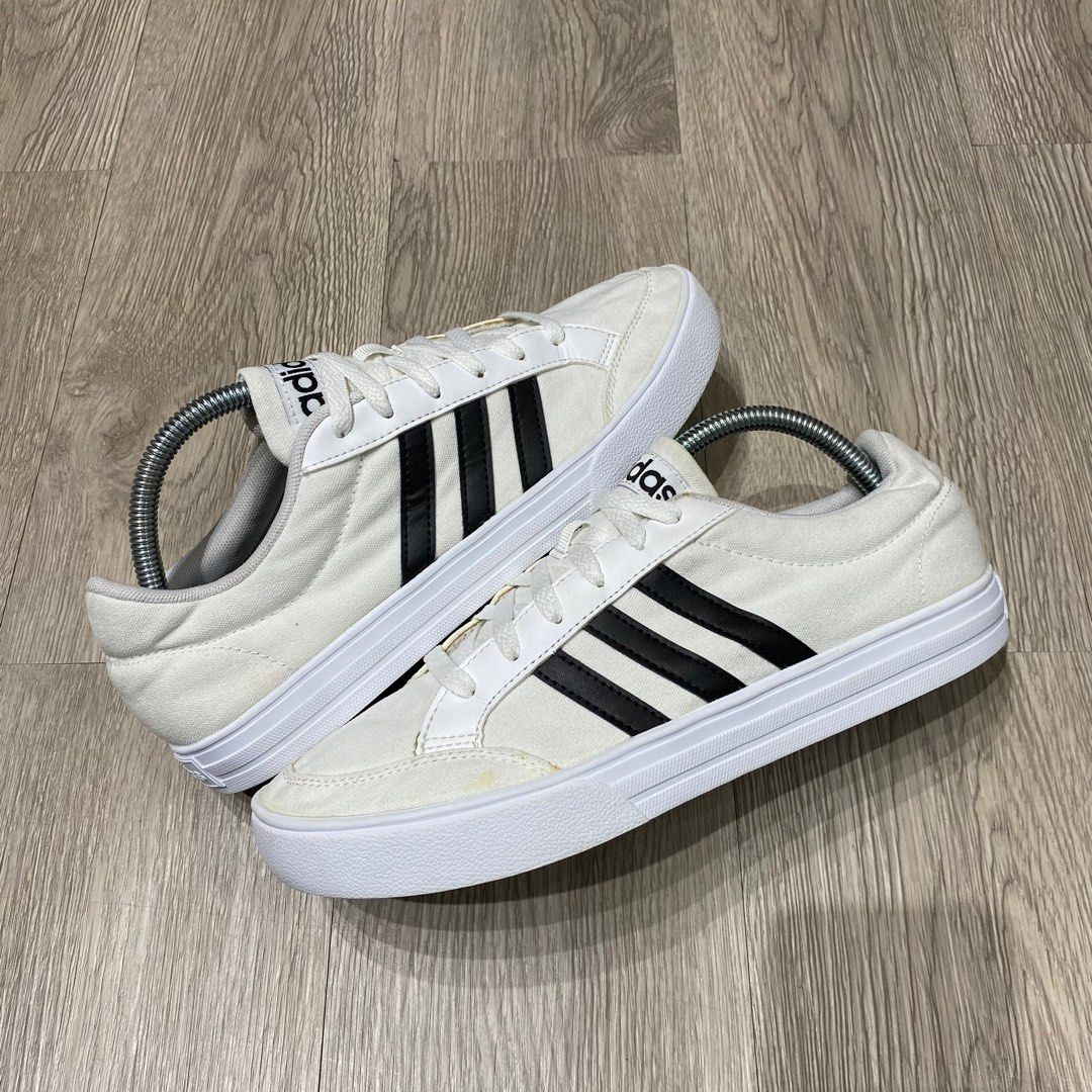 Adidas vs deals set sneakers