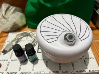SM Air Diffuser with free 2 essential oils