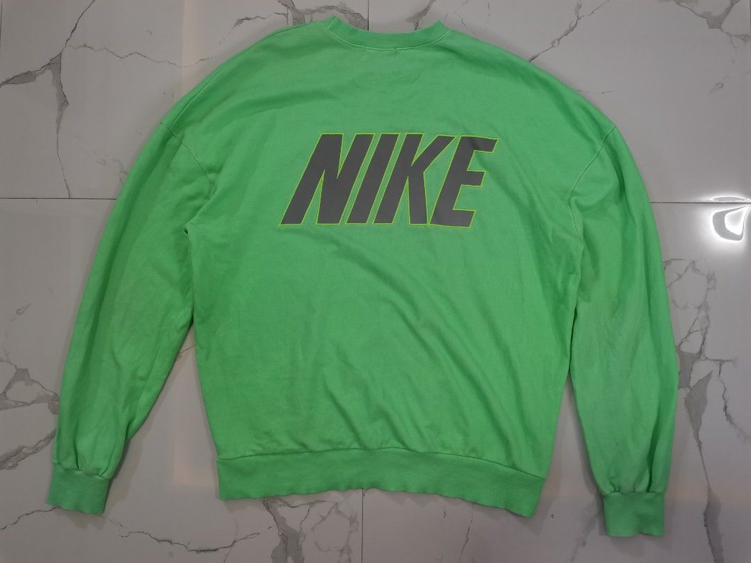 Ambush x Nike Sweater (Category: Coats, Jackets and Outerwear) located in Calapan. Submitted by lucasthrifts (Listing ID 1256287372, Image 2). Description: Very good condition Minor issue maliit na stain Large oversize 1500 add shipping fee.