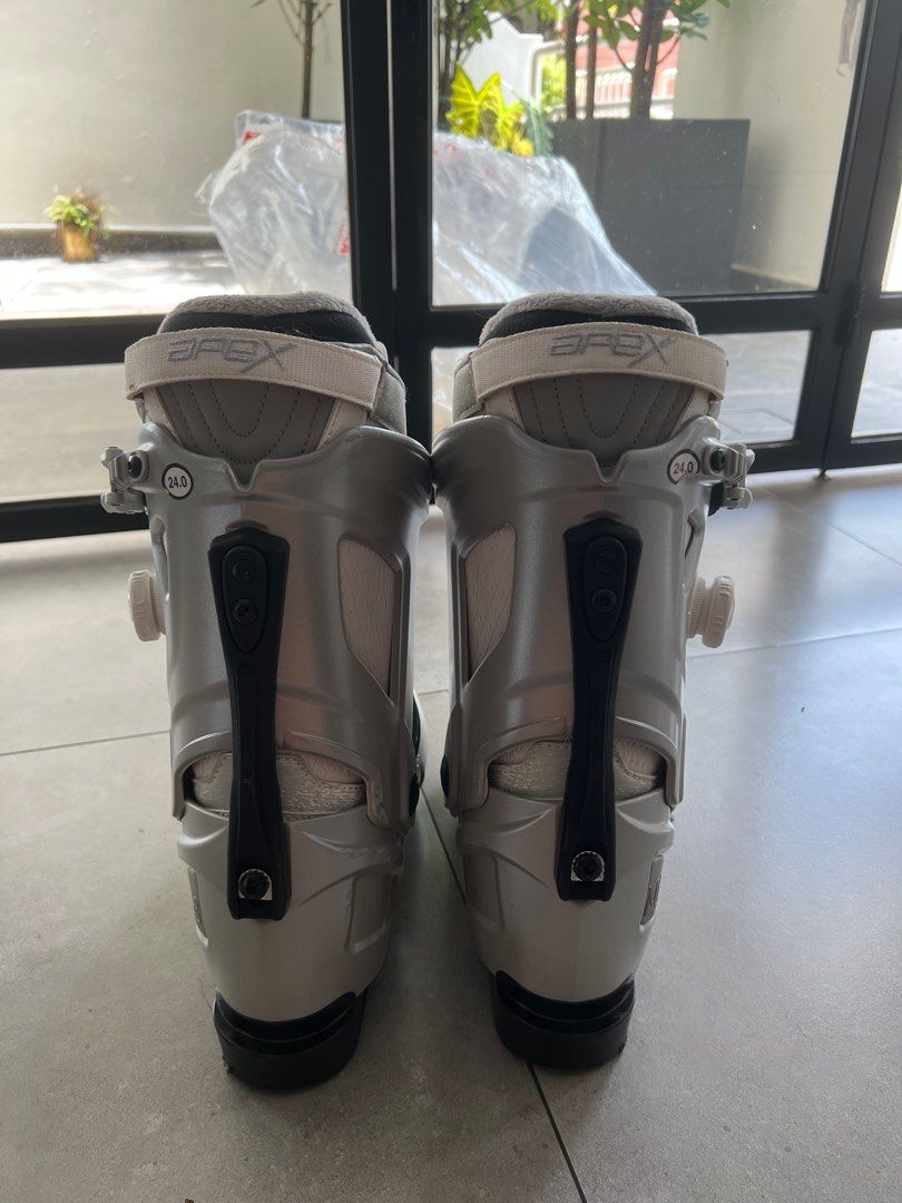 Apex ML3 Ski Snowboarding Boots size 24.0