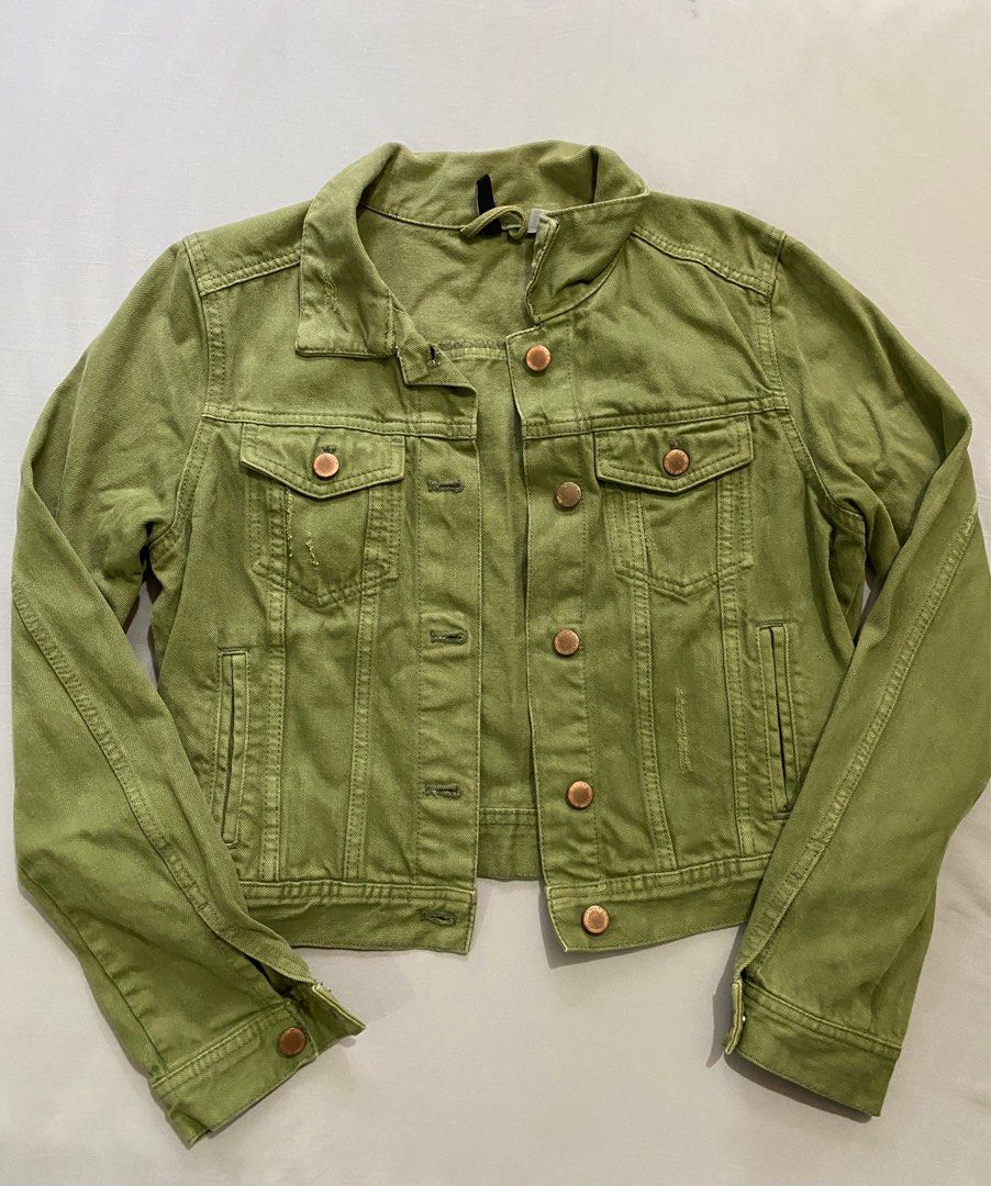 Army Green Denim Jacket (Category: Coats, Jackets and Outerwear) located in Manila. Submitted by marielpatrisha (Listing ID 1256289056, Image 2). Description: 📌Thick denim material 📌Bronze buttons 📌Comes with two side pockets.