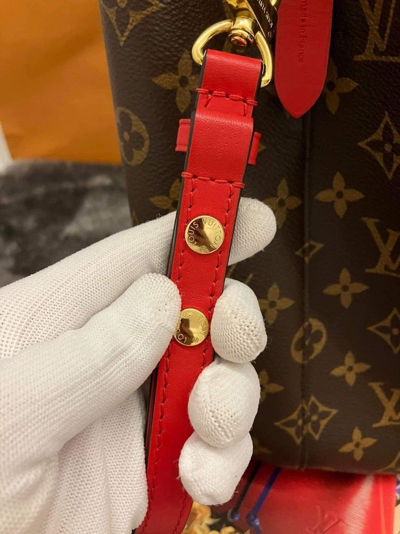 Authentic Excellent condition LV Neo Neo (Category: Luxury Bags & Wallets) located in Quezon City. Submitted by hellopatchi (Listing ID 1256444284, Image 3). Description: LV Neo Noe Excellent condition Complete inclusions with receipt and authenticity certificate .