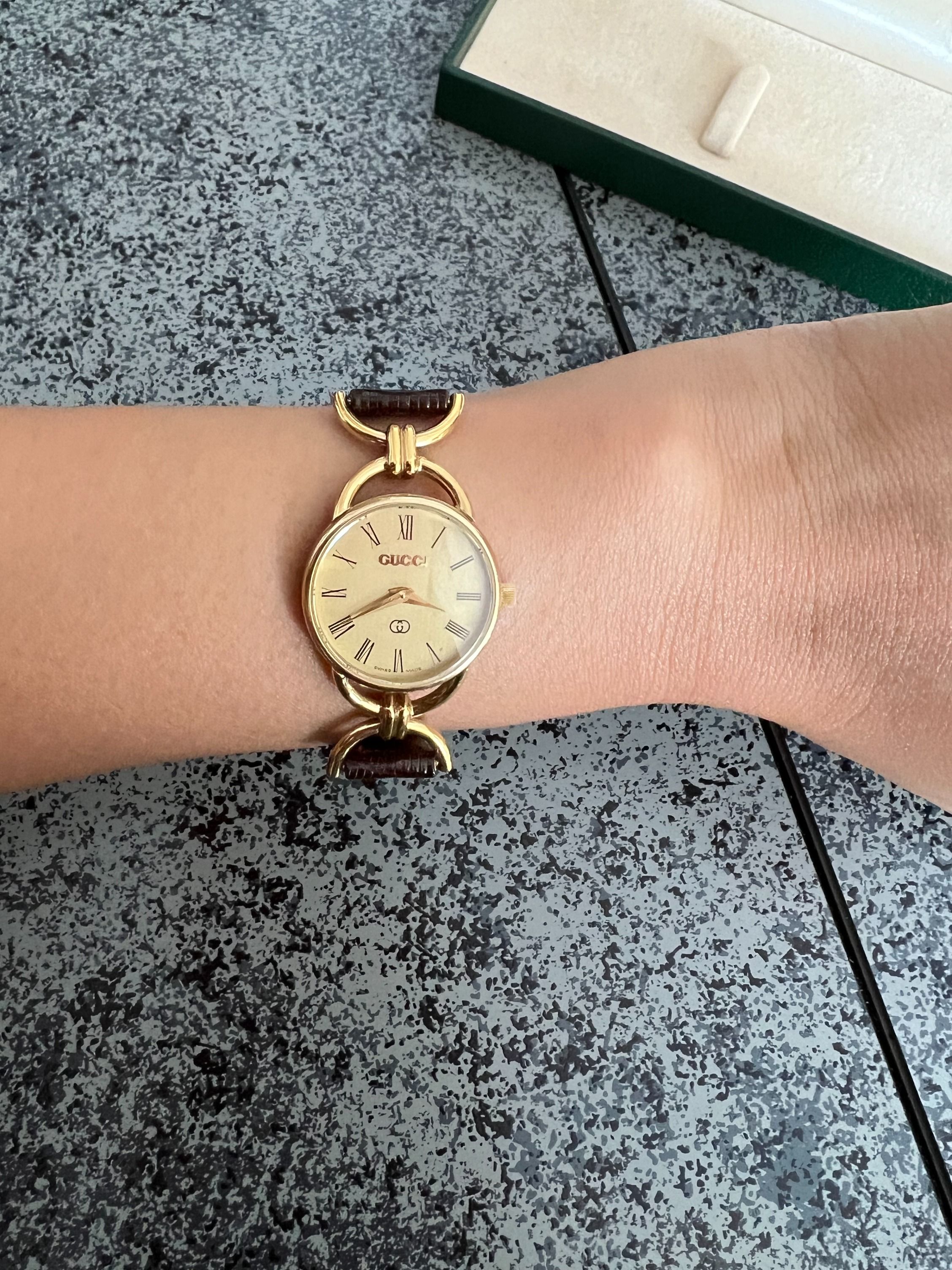 Authentic Gucci Vintage Watch Quartz 6000L 23mm Women Gold Dial Swiss Made