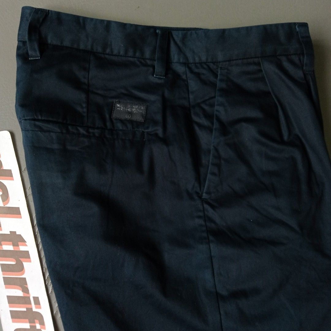 Black Chocoolate Cropped Pants (Category: Trousers) located in Banaue. Submitted by radical.thrift (Listing ID 1256430114, Image 3). Description: Black Chocoolate Folded/Cropped Twill Pants small on tag but fits medium (30-31W, 34L) 9.5/10 condition & color rate P350+sf.