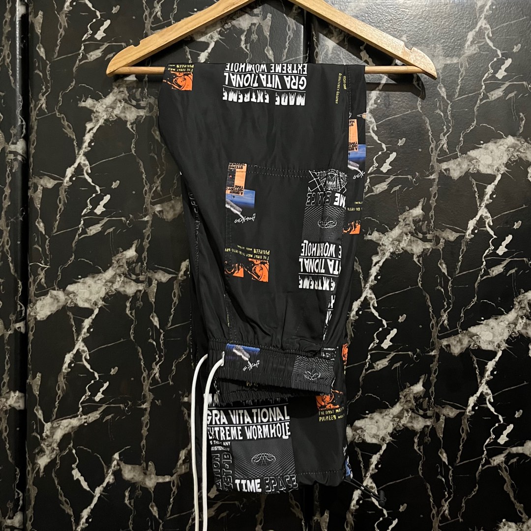 black parachute cargo pants, Women's Fashion, Bottoms, Other Bottoms on