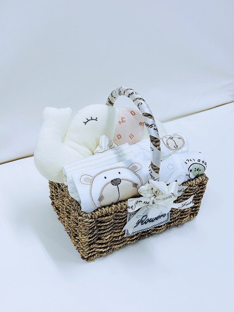 Newborn baby best sale basket for clothes