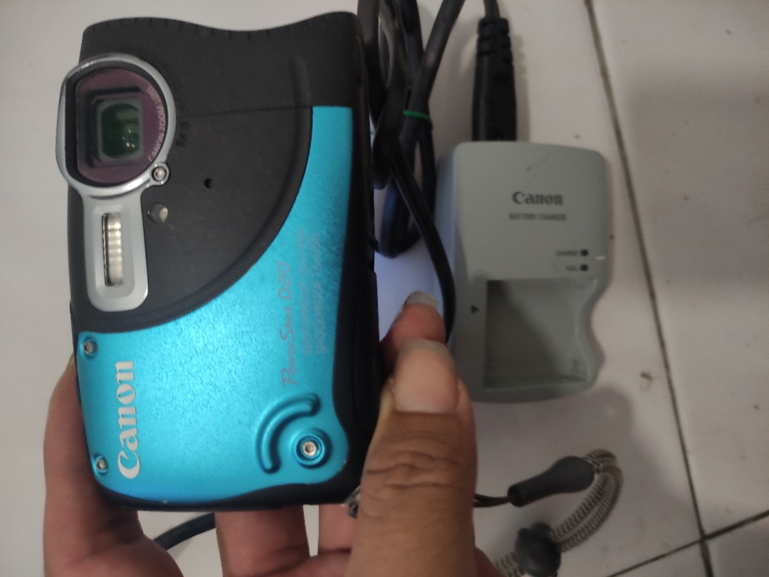 Canon D20 underwater camera, Photography, Cameras on Carousell
