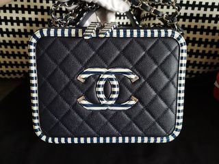 Chanel Black/Navy Medium Filigree Vanity Case Bag – Mine & Yours