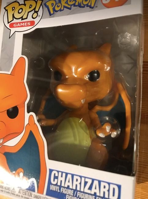 Figure Funko POP! Pokemon - Charizard #843 