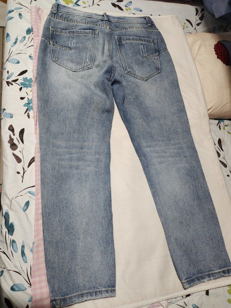 Clean Cut ripped Mom jeans, Women's Fashion, Bottoms, Jeans on Carousell