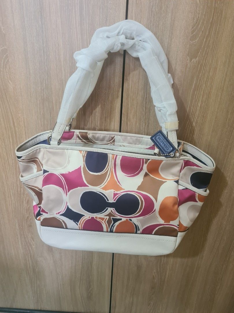 Coach Hand bag Women s Fashion Bags Wallets Shoulder Bags on Carousell