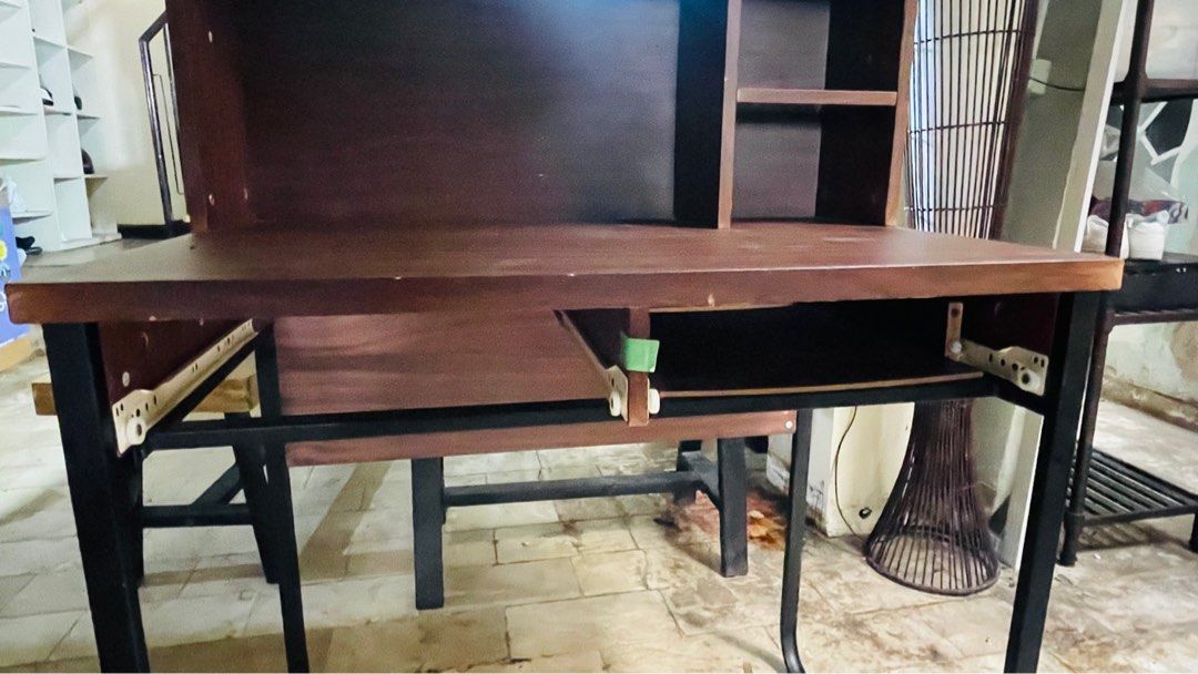 Computer table (Category: Office Furniture & Fixtures) located in Makati City. Submitted by anyajapanthriftshop (Listing ID 1256341683, Image 3). Description: Moving out AS IS❗️.