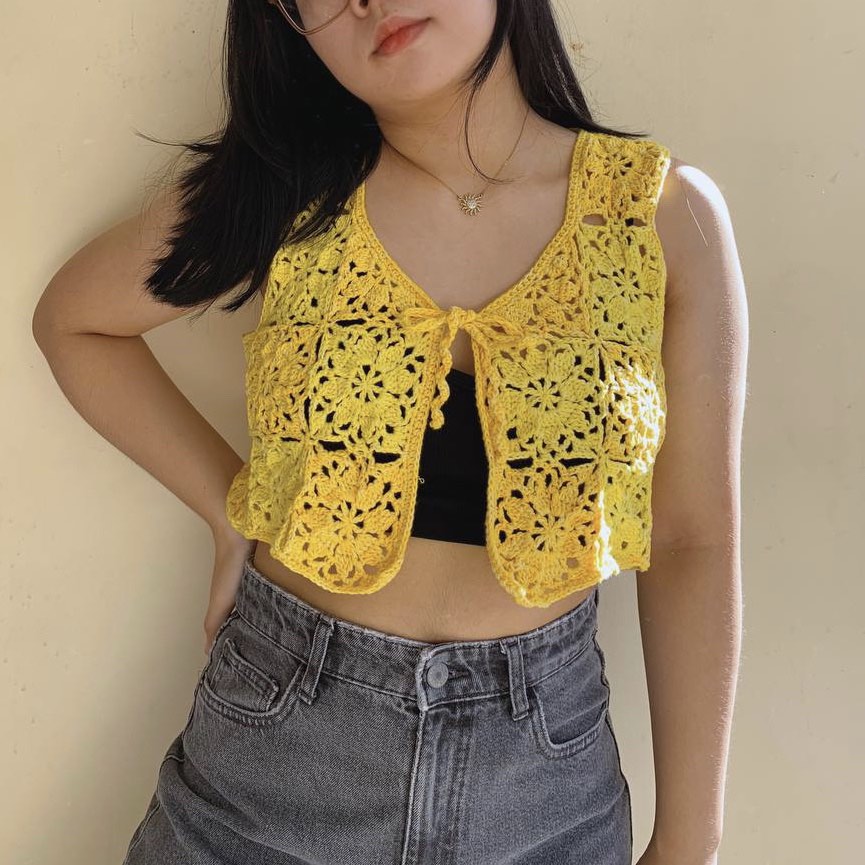 Crochet Flower Vest, Women's Fashion, Tops, Sleeveless on Carousell