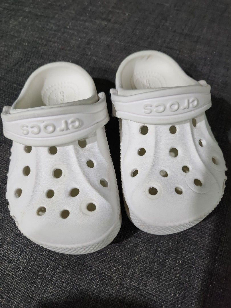 Girls size clearance 3 white crocs