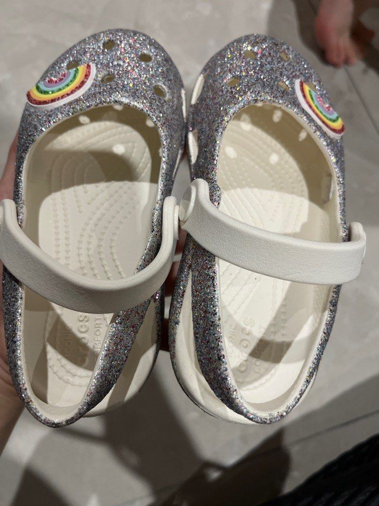 Girls size discount 4 white crocs