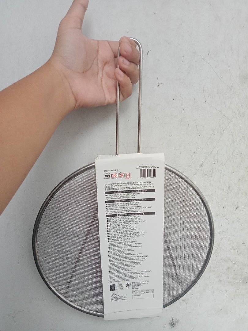 Daiso Oil Splash Guard, Furniture & Home Living, Kitchenware