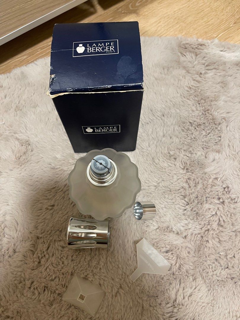 Diffuser (Category: Air Purifiers & Dehumidifiers) located in Singapore. Submitted by floralimen (Listing ID 1256435983, Image 3). Description: Classy fragrance glass containers for air purification. .