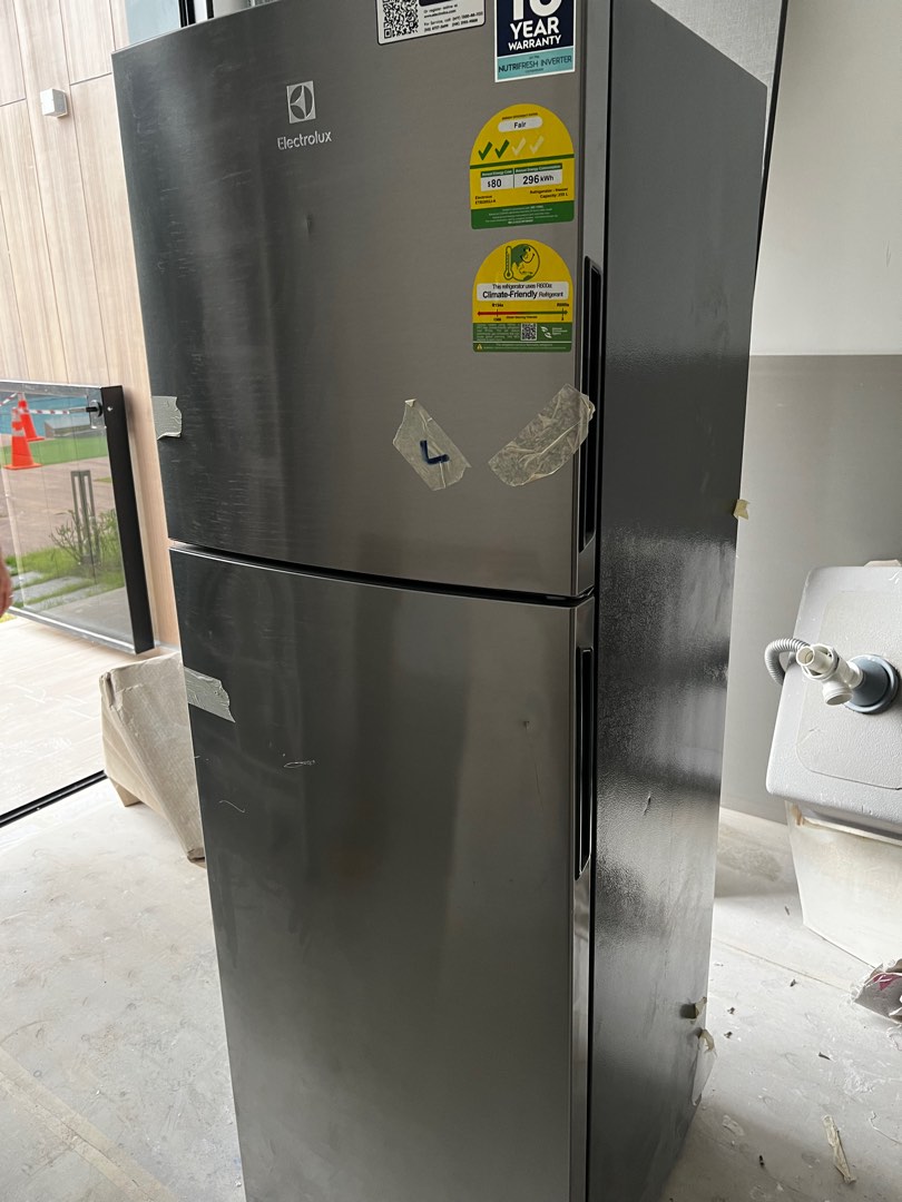 Electrolux Refrigerator- Freezer ETB2802J-A, TV & Home Appliances ...