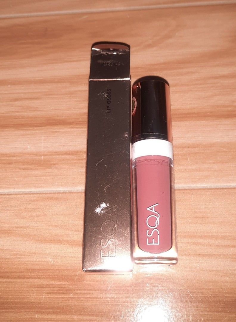 ESQA lip gloss dubai, Kesehatan & Kecantikan, Rias Wajah di Carousell