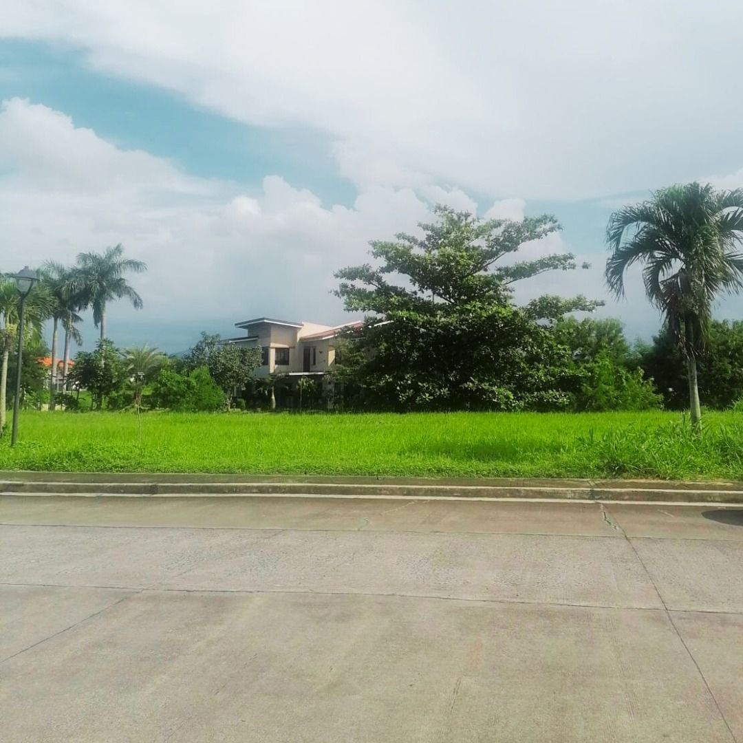 Eton City South Lake Village Lot Only at 370 SQM Facing Lake Front in