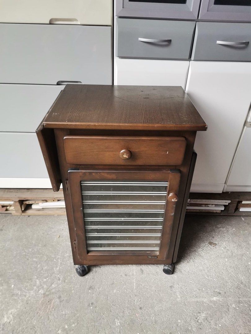 Expandable table Japan surplus (Category: Tables & Sets) located in Manila. Submitted by Hezcki (Listing ID 1256311500, Image 1). Description: .