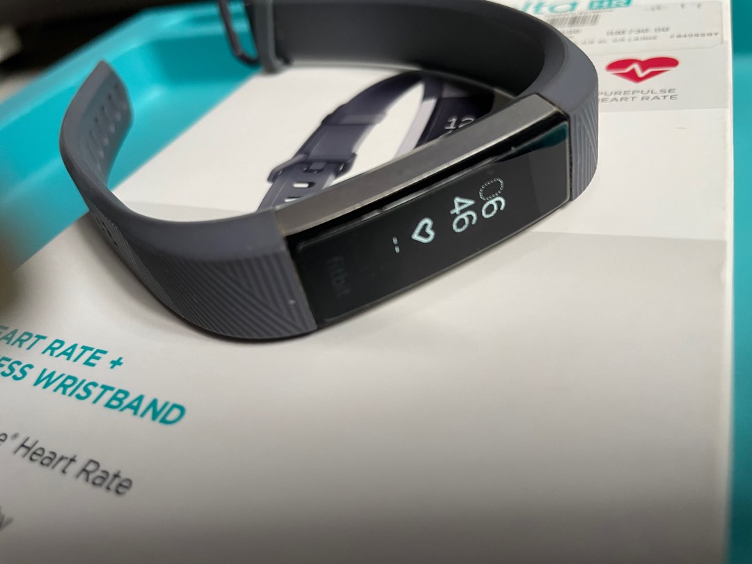 Sell fitbit store alta hr