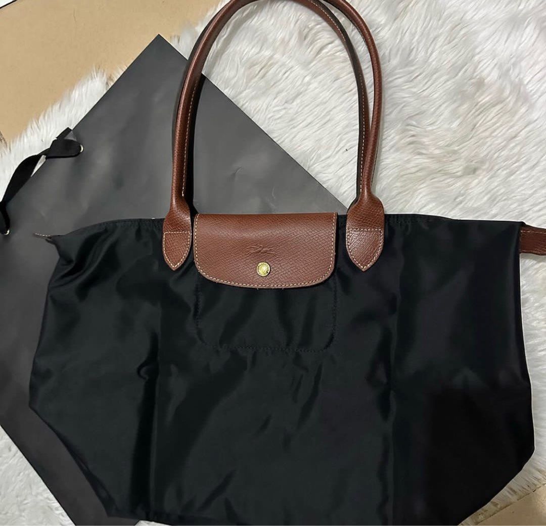 Longchamp Le Pliage Navy Original Size M Long Handle, Luxury, Bags &  Wallets on Carousell