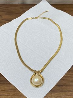 復古 時尚 金色 項鍊 金項鍊 金 鍊子 珍珠項鍊 單顆 大珍珠 蛇鍊 鑽石 白鑽 水鑽 弧形 線條 貴氣 優雅  首飾 珠寶 飾品 瑕疵品 優惠  gold necklace pearl necklace diamond necklace jewelry gold chain necklace gold tone pendant jewelry  defective item sale