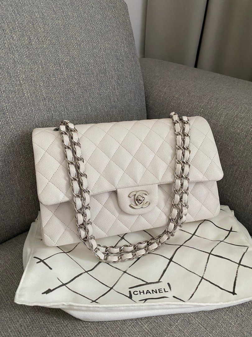 Affordable designer bags Share 79.!!! Outfit: Chanel classic flap