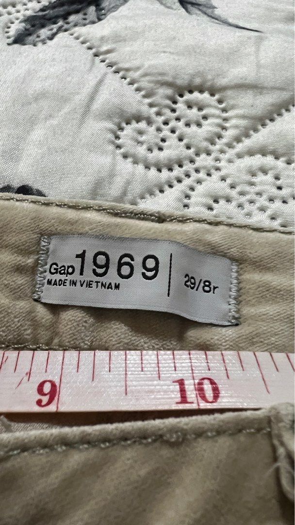 GAP y2k low rise suede trousers (Category: Jeans) located in Quezon City. Submitted by sr_1521 (Listing ID 1256401399, Image 2). Description: Based on manual measurement Waist: 32 inches (tag says 29, but might be loose because it's low waist) Length: 34.5 inches Rise: 10 inches.