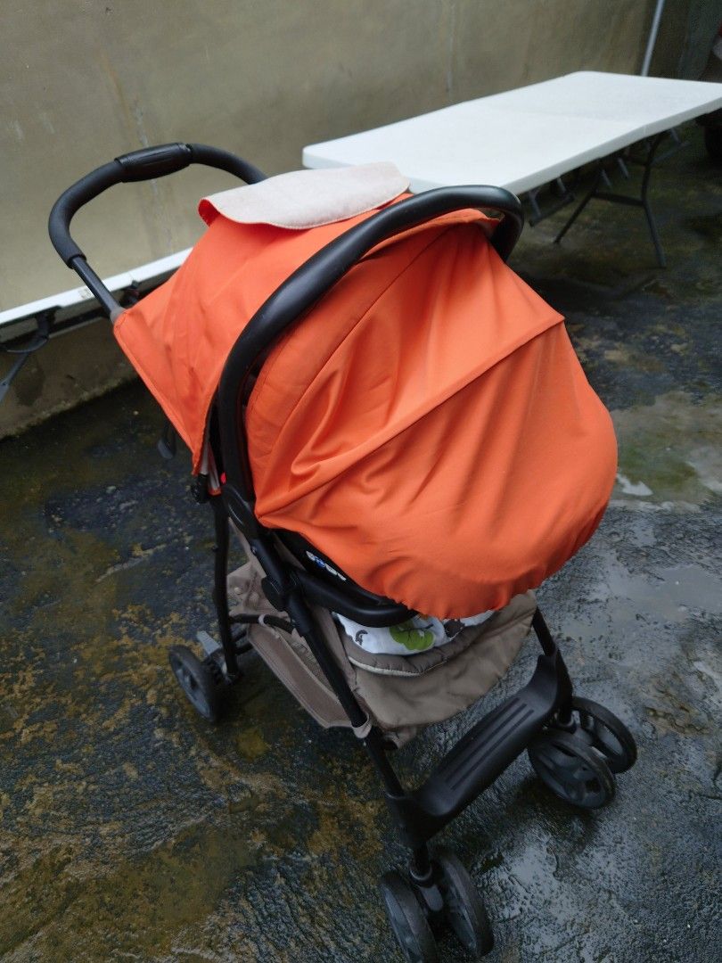 Graco store stroller orange