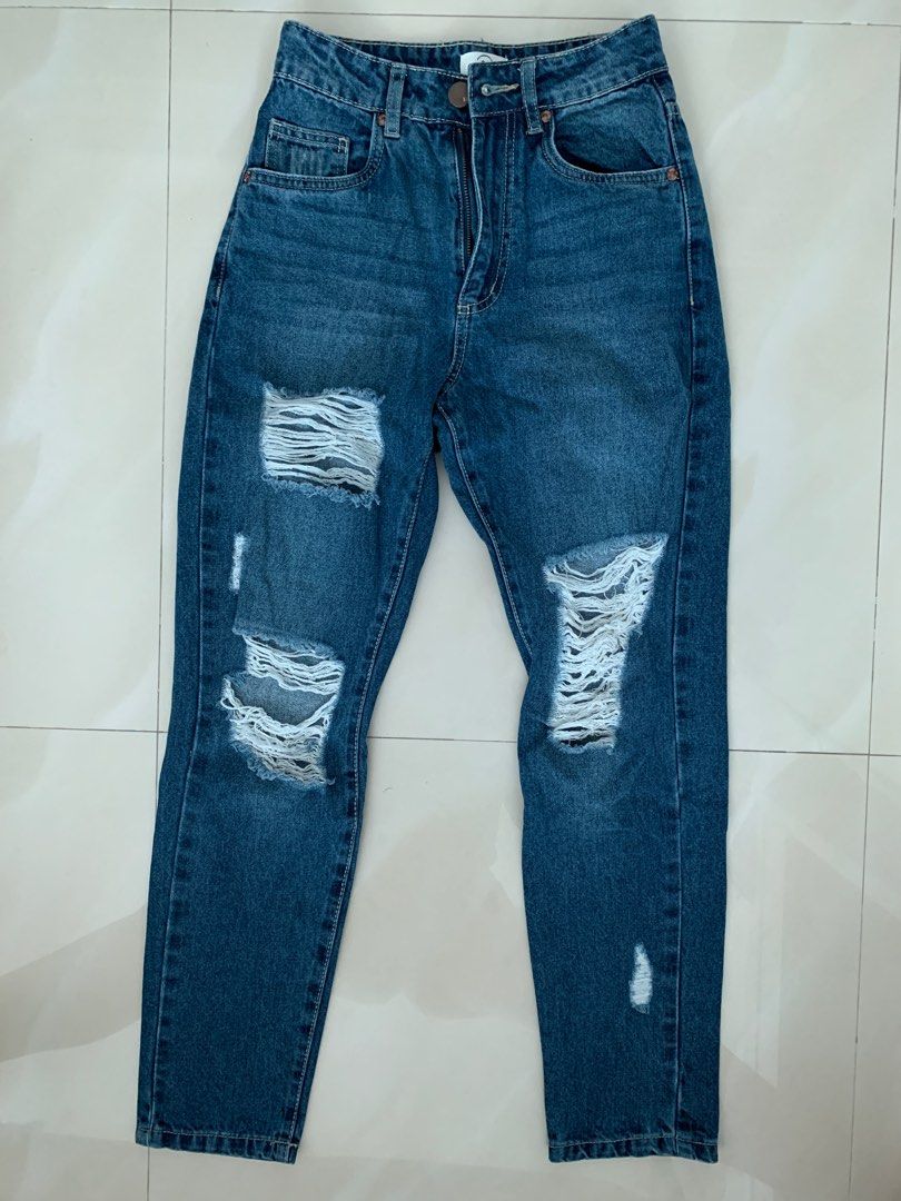 Very ripped high waisted jeans top