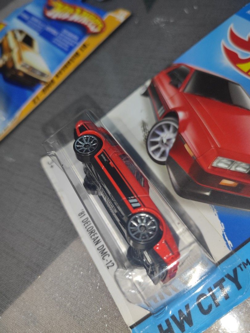 HOT WHEELS 2010 New Models – '81 DeLorean DMC-12 Gold Die-Cast Car, 1:64 Scale, Collector Edition - View #4