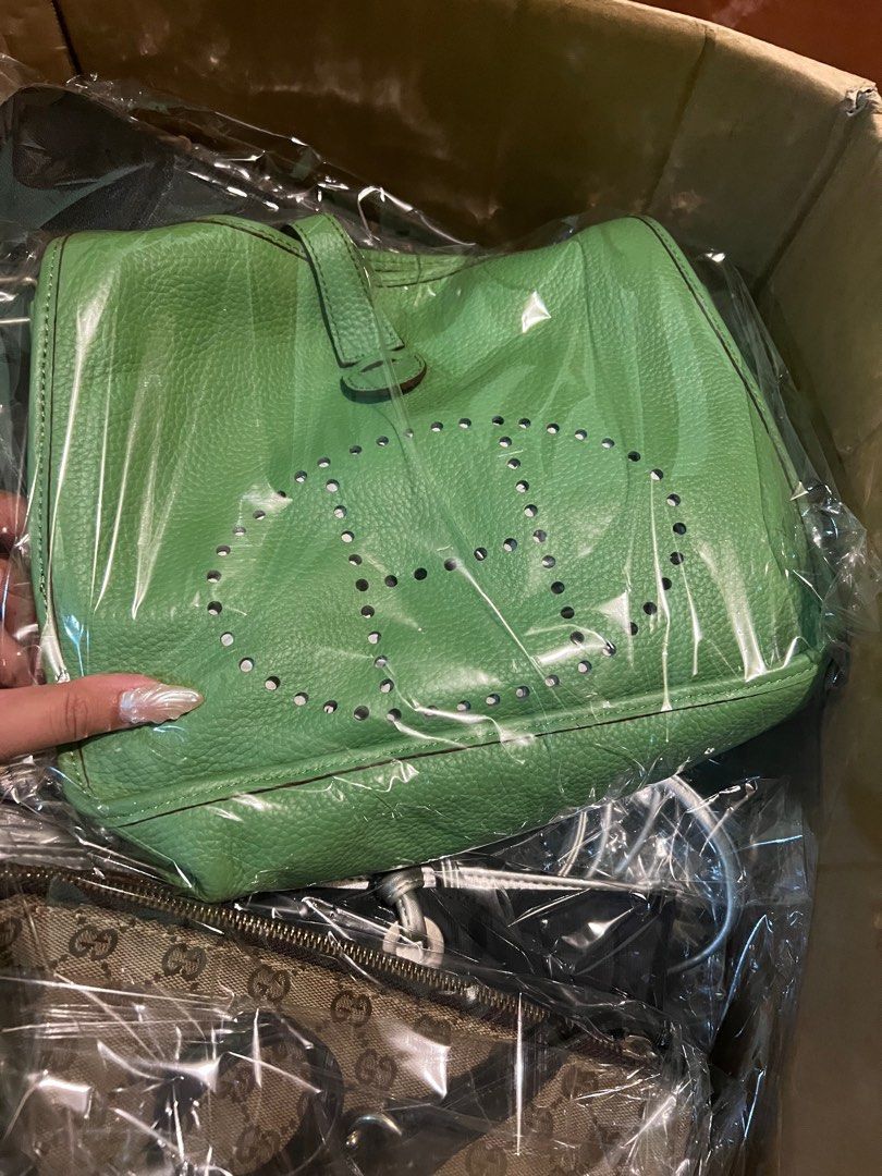 Japan Bags box 20pcs approx (Category: Luxury Bags & Wallets) located in Bacnotan. Submitted by bagluxesbagelyash12 (Listing ID 1256422286, Image 1). Description: Approx 20pcs Branded bags po eto halo halo na ng orig and premium.