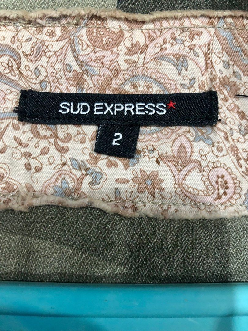 Jacket (Category: Coats, Jackets and Outerwear) located in Seremban. Submitted by audadicollections (Listing ID 1256383156, Image 3). Description: Army Jacket P18 L26 kondition 9/10 RM20 + postage rm8.