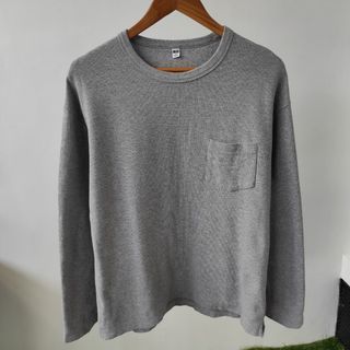 KAOS LENGAN PANJANG / LONGSLEEVE UNIQLO POCKET SECOND