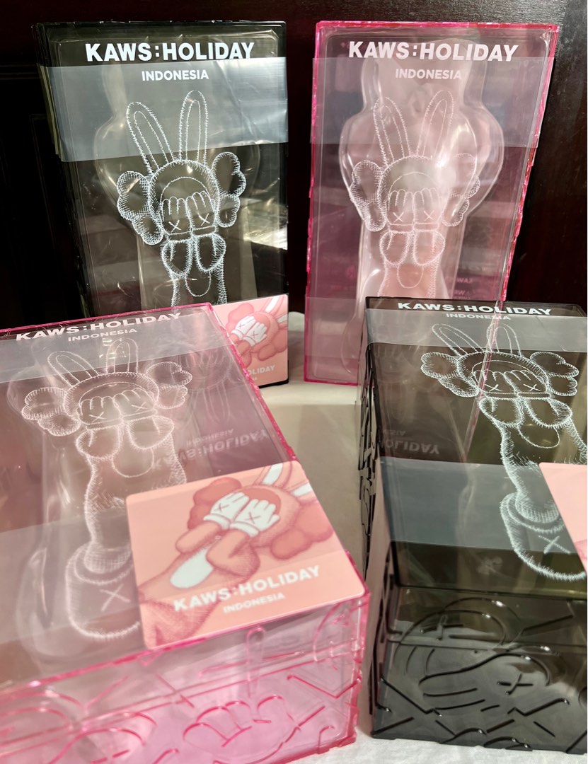Figurine KAWS Holiday Indonesia – Édition Limitée SDCC 2023 En Vinyle