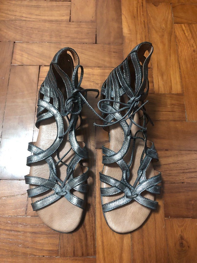 Kenneth Cole leather gladiator sandals Women s Fashion Footwear