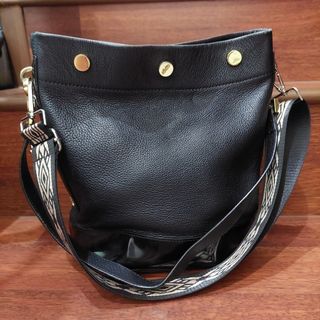 (Kategori: ) berada di . Dikirim oleh nittadewif13938 (ID iklan 1256291189, Gambar 1). Deskripsi: .