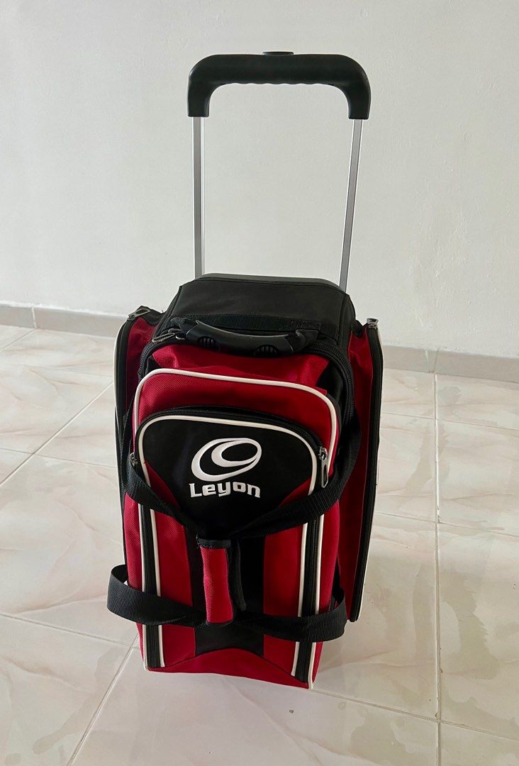 Leyon 2 wheel bowling bag, Sports Equipment, Sports & Games, Billiards
