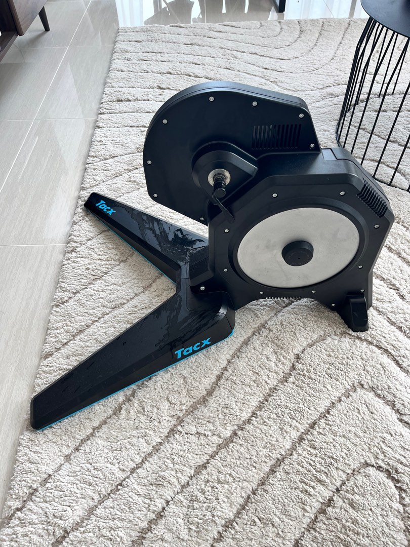 Like New Price Negotiable Tacx Flux 2 Trainer Sports Equipment
