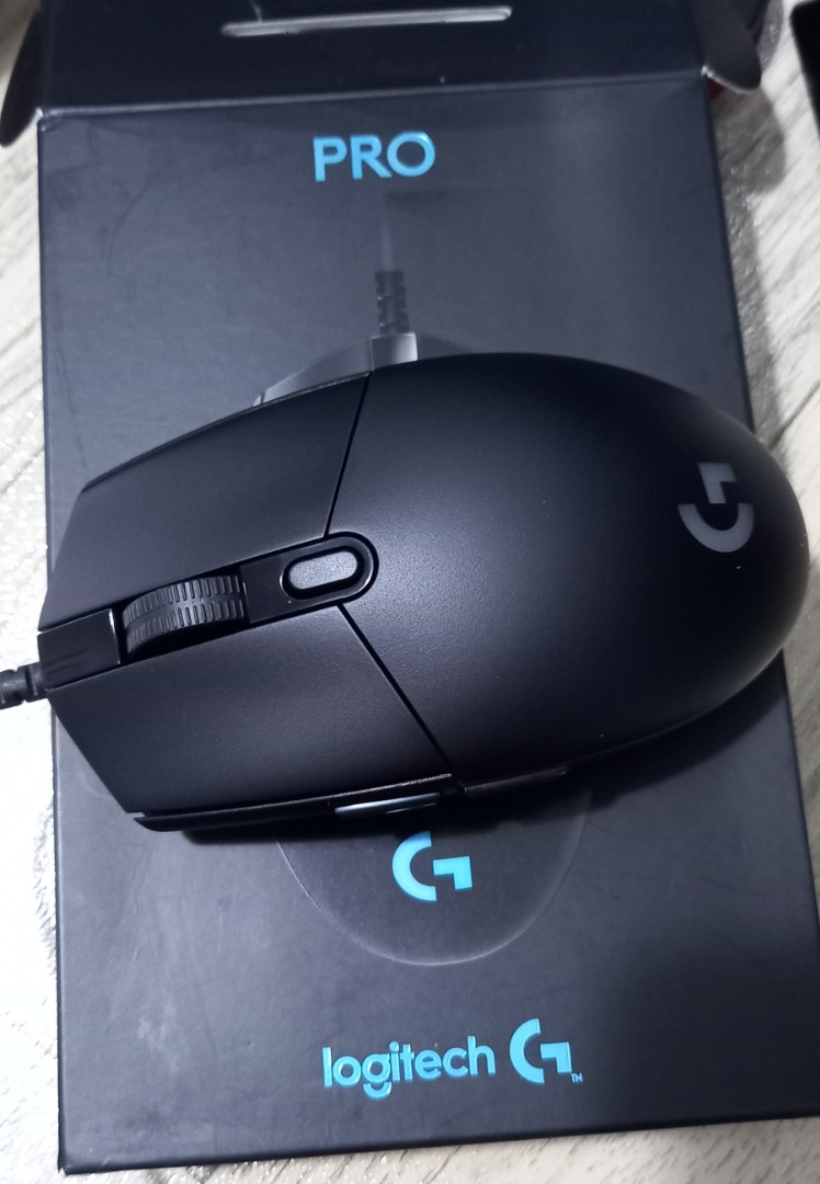 Logitech pro store hero