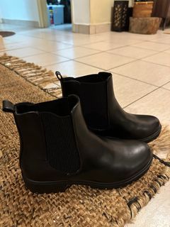 LONDON RAG Chelsea Ankle Boots in Black