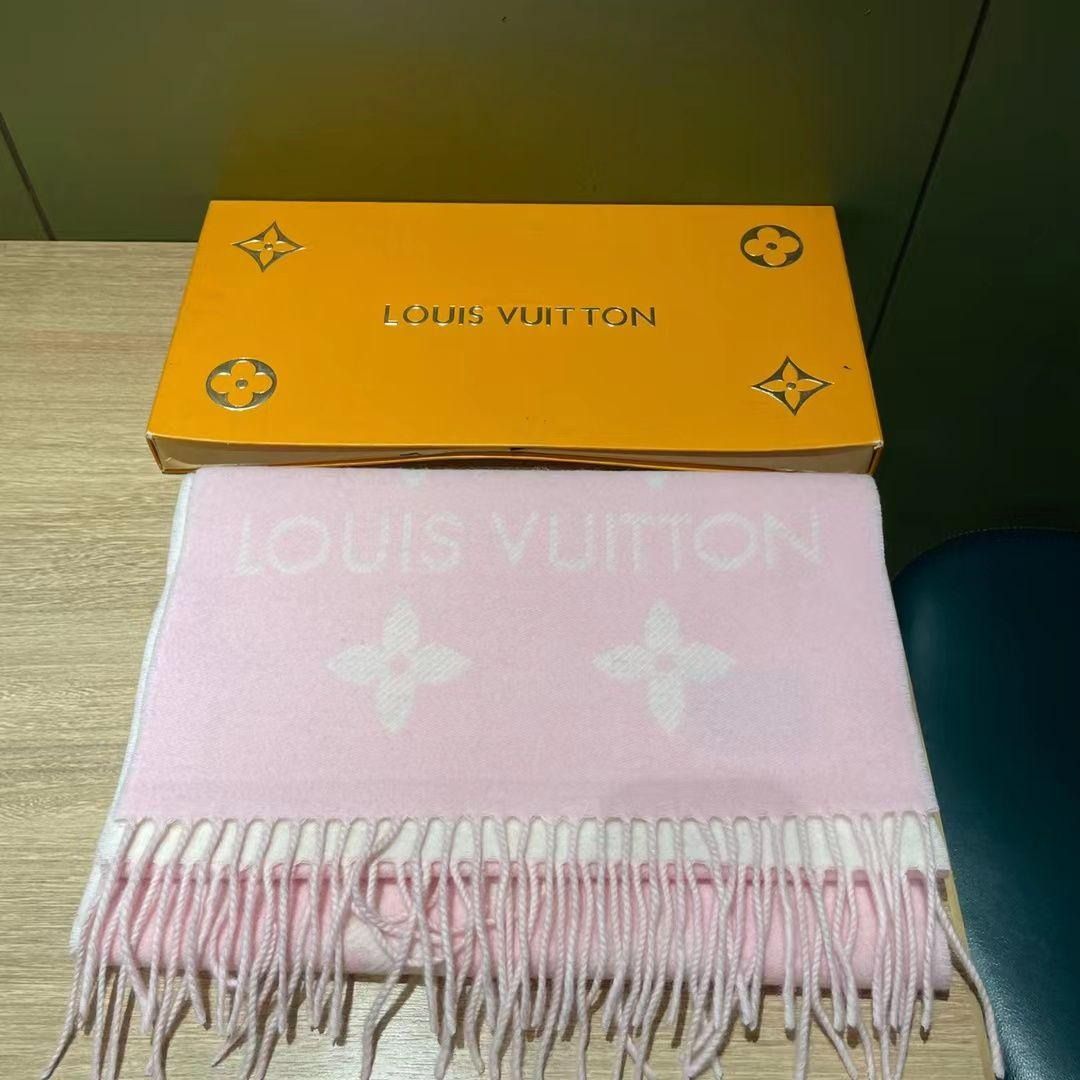Louis Vuitton Logomania Pink Wool Scarves  Louis vuitton scarf, Louis  vuitton, Womens scarves