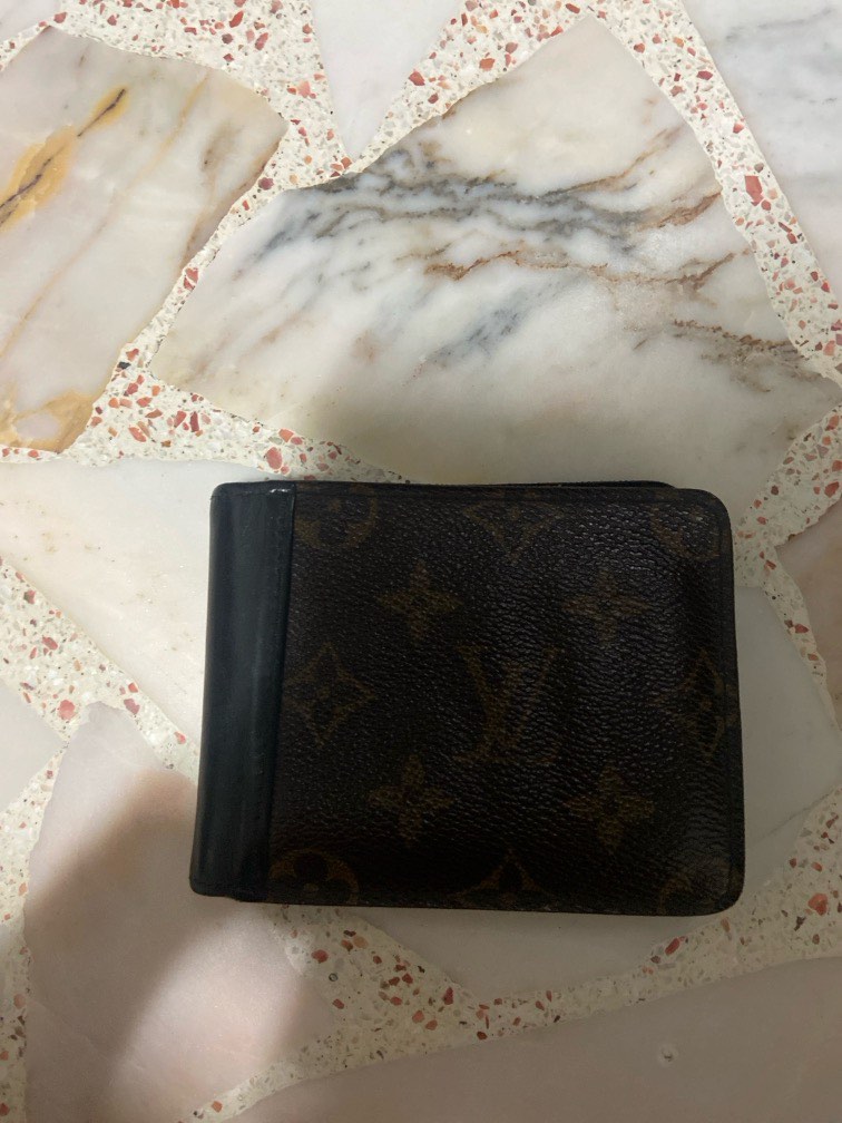 Louis Vuitton Galaxy Multiple Wallet, Men's Fashion, Watches & Accessories,  Wallets & Card Holders on Carousell