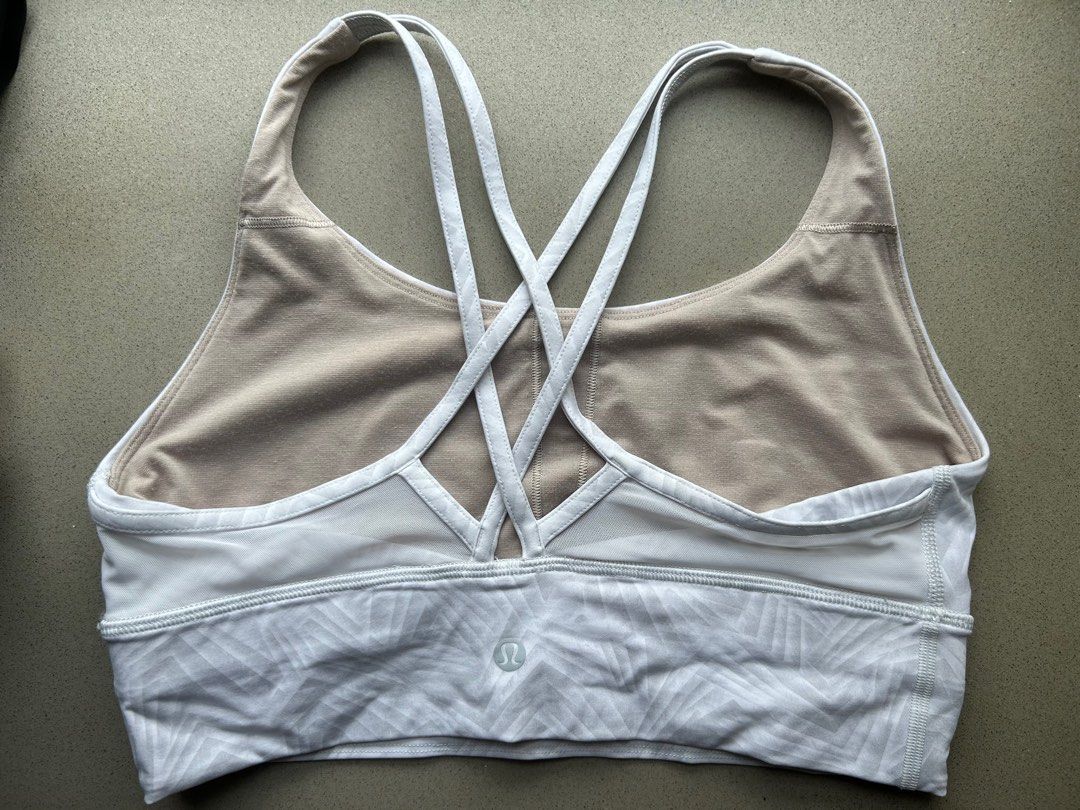 Like a cloud longline size 8 L Lululemon Sports Bra, 女裝, 運動服裝- Carousell