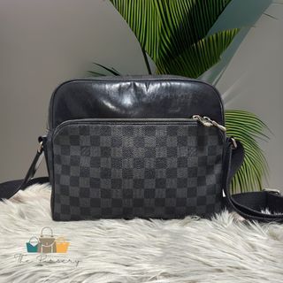 Louis Vuitton District Messenger Bag - Limited Edition Damier Graphite LV  League