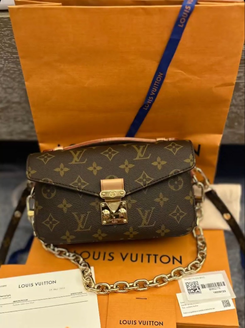 LV POCHETTE METIS EAST WEST M46279 in 2023